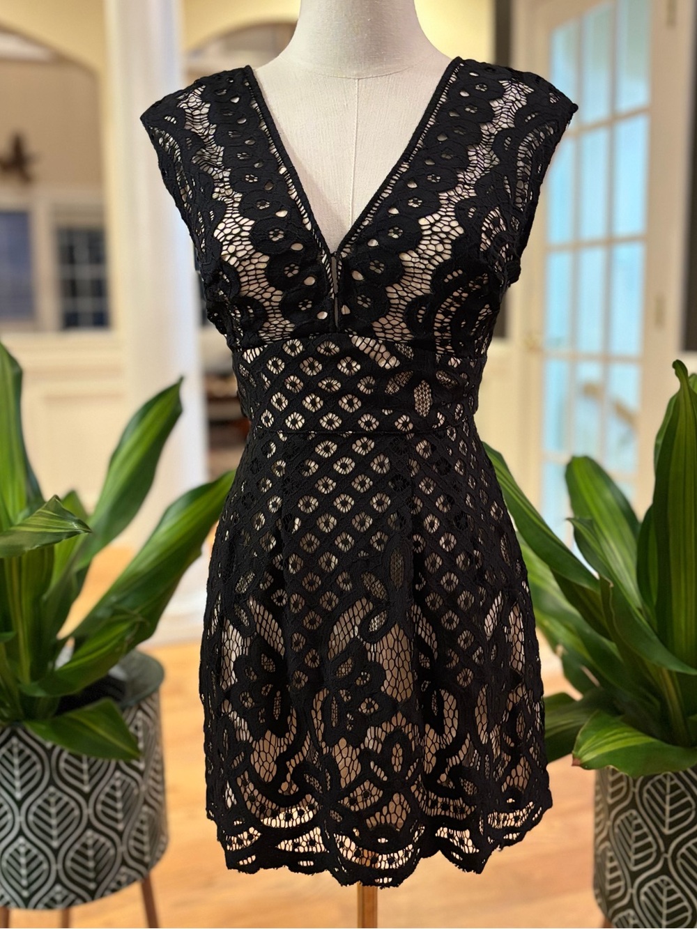 Free‎ People 2010’s Coquette One Million Lovers Lace Mini Dress Size 0 VGUC